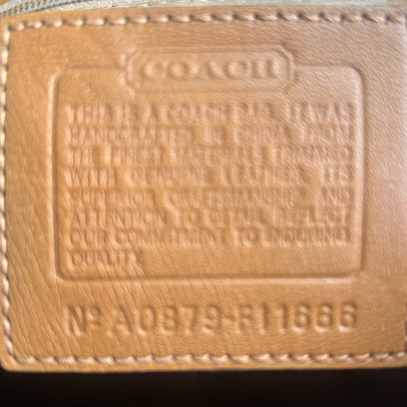 Coach Hampton 2008 Hobo Cream and Brown Shoulder Bag - Picture 10 of 10